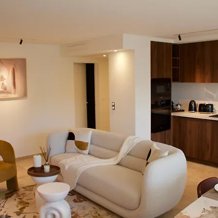 Apartment Nouveau - Centre De - 3 - Parking Privee *